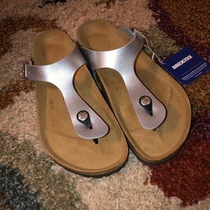 SILVER BIRKENSTOCKS ⭐️NWT ⭐️